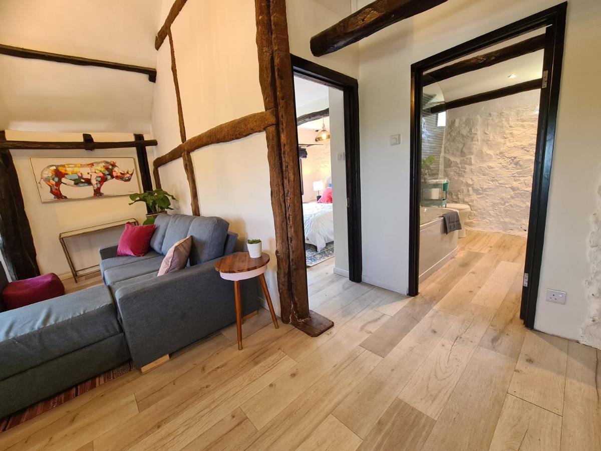 Historic Property With Stunning Views Hennock Exterior foto